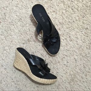 Size 9 Me Too Leather slide in Espadrille Wedge